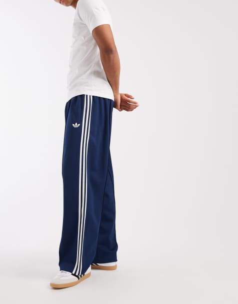 adidas Originals – Oversized-Trainingshose in Night Indigo - view 1