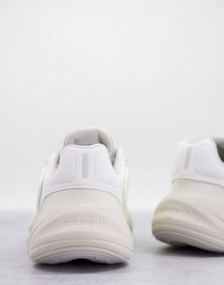 Chaussures adidas Originals - Ozelia - Baskets - Blanc avec détails jaunes