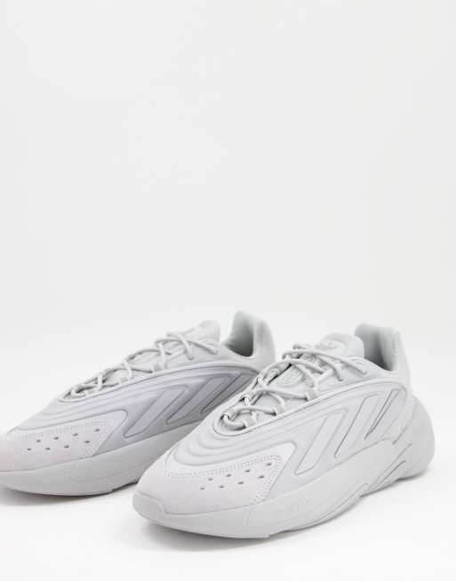 adidas Originals – Ozelia – Gråtonade sneakers