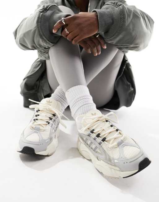 adidas Originals - Ozmillen - Sneakers in wit zilver en beige