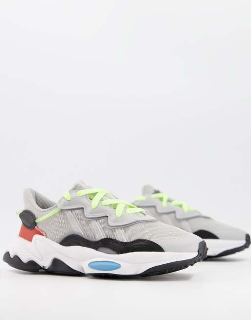 adidas Originals Ozweego Baskets avec details colores Gris
