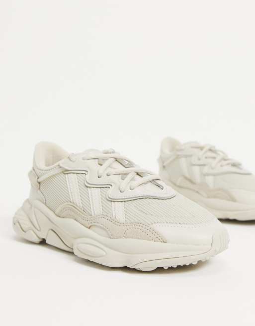 adidas Originals – Ozweego – Beigefärgade sneakers