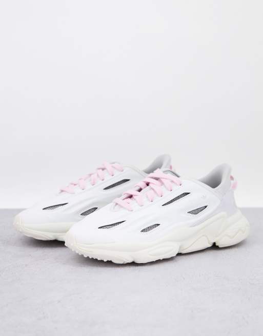 Ozweego store white pink