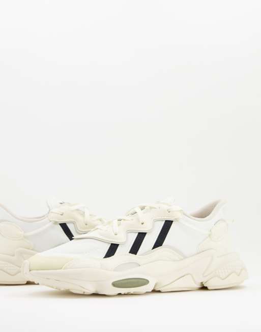 adidas Originals - Ozweego - Cremehvide og sorte sneakers