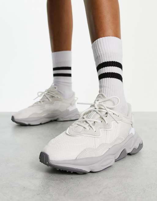 adidas Originals - Ozweego - Hvide og grå sneakers