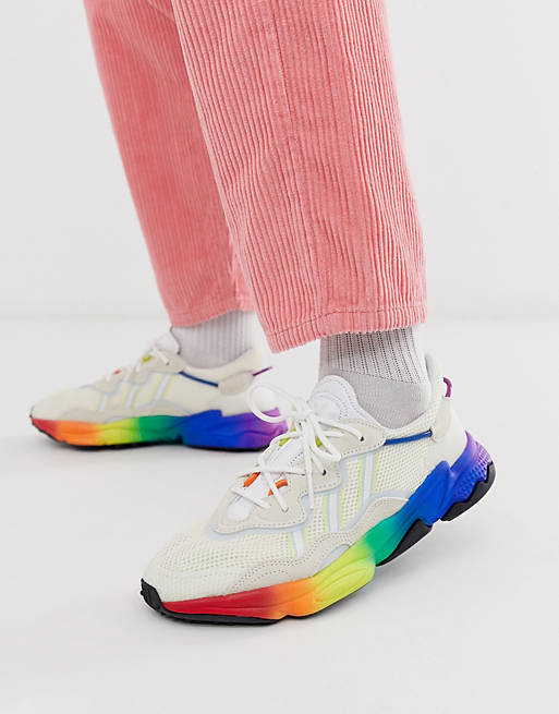 adidas Originals ozweego pride sneakers تي شيرت كم طويل