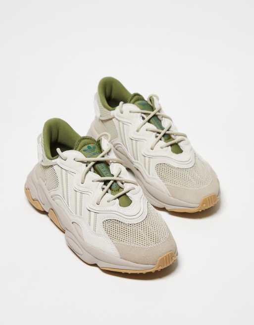 adidas Originals Ozweego Sneaker in Beige und Braun