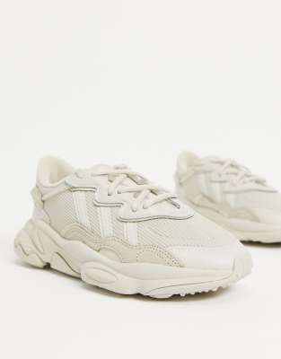 adidas Originals - Ozweego - Sneaker in Beige-Braun