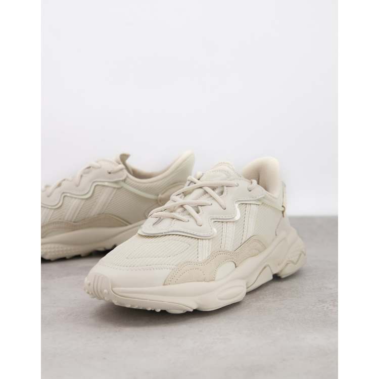 blaas gat Sicilië Bij naam adidas Originals Ozweego sneakers in beige | ASOS