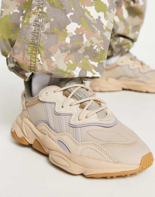 blaas gat Sicilië Bij naam adidas Originals Ozweego sneakers in beige | ASOS