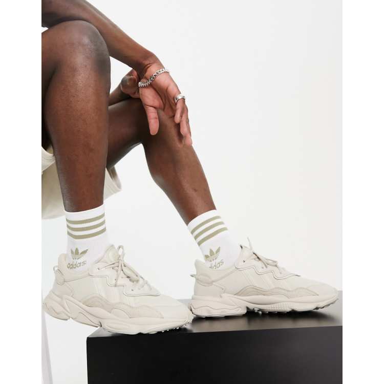 adidas Originals Ozweego Sneakers in drievoudig beige ASOS