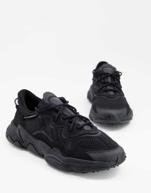 ozweego adidas triple black