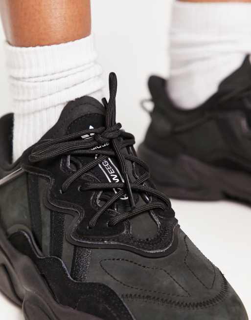 Adidas ozweego triple black sale