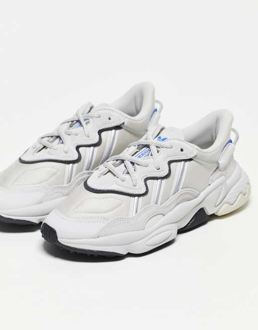 Ozweego trainers hot sale white