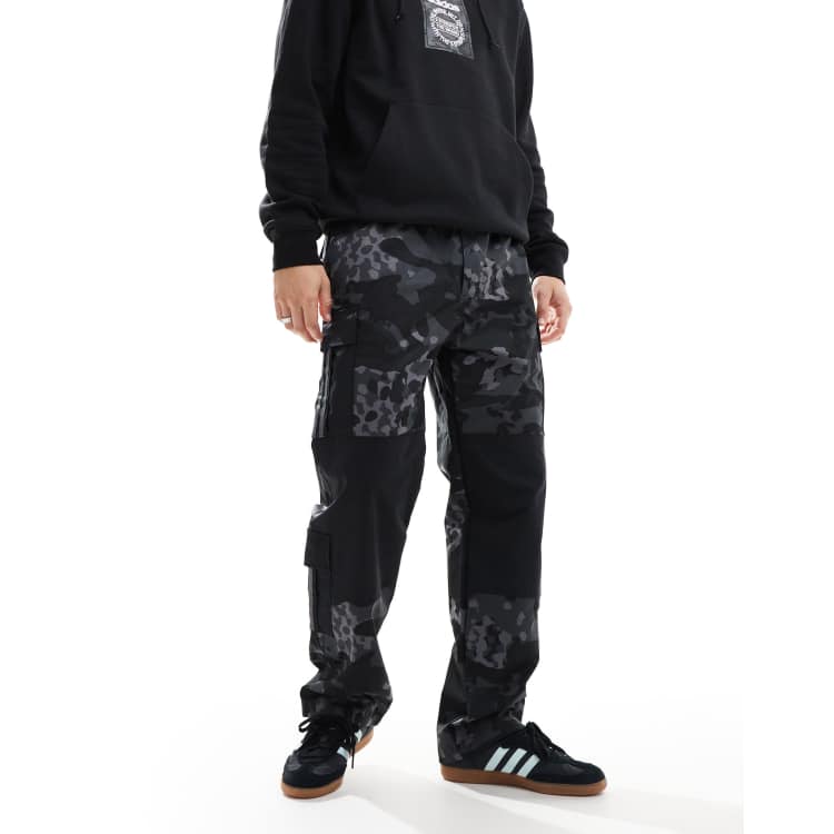 adidas Originals Pantalon cargo avec détails à motif camouflage - Main Image
