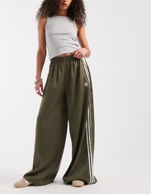 adidas Originals - Pantalon de survêtement ample en satin - Kaki-Vert