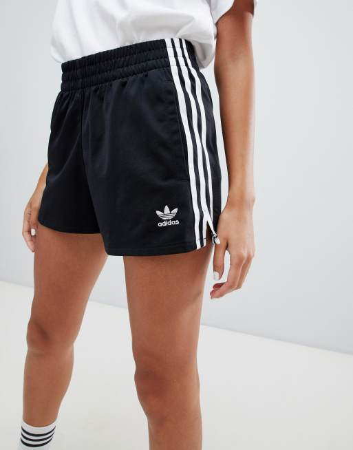 Pantaloncini adidas righe sales orizzontali