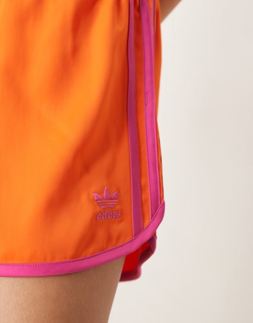 adidas Originals Pantaloncini stile sprinter arancioni con