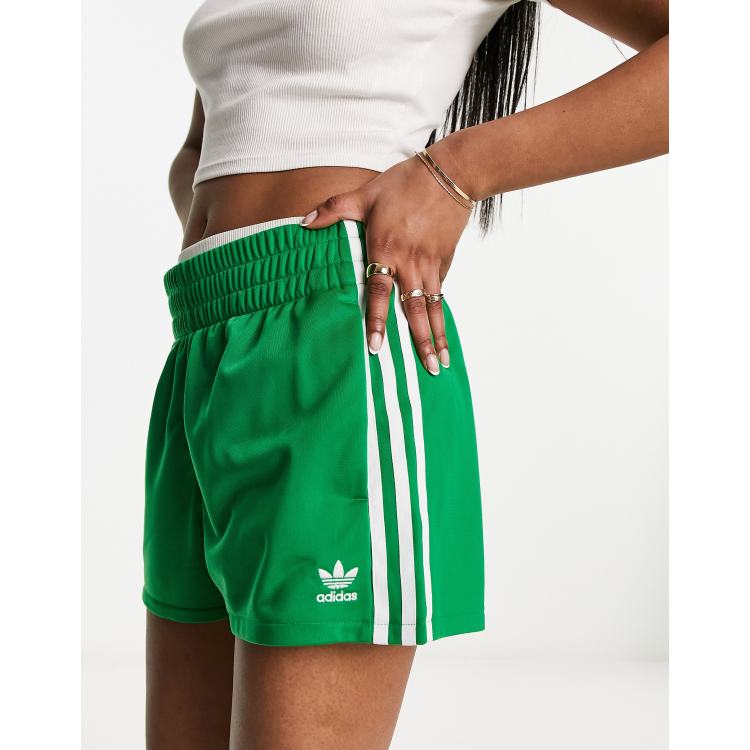 Pantaloncini adidas verdi store e bianchi