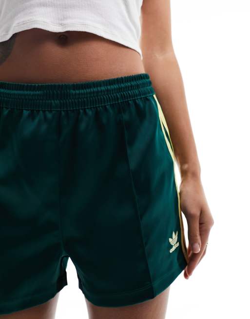 Pantaloni adidas cheap corti gialli