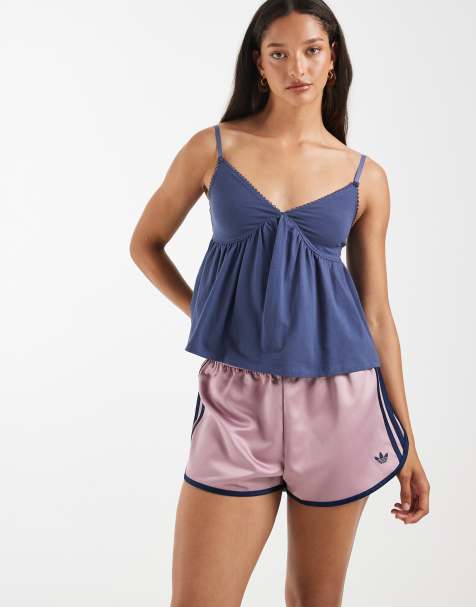 adidas Originals - Pantalones cortos color malva mágico y azul añil nocturno con detalle de 3 rayas de satén - view 1