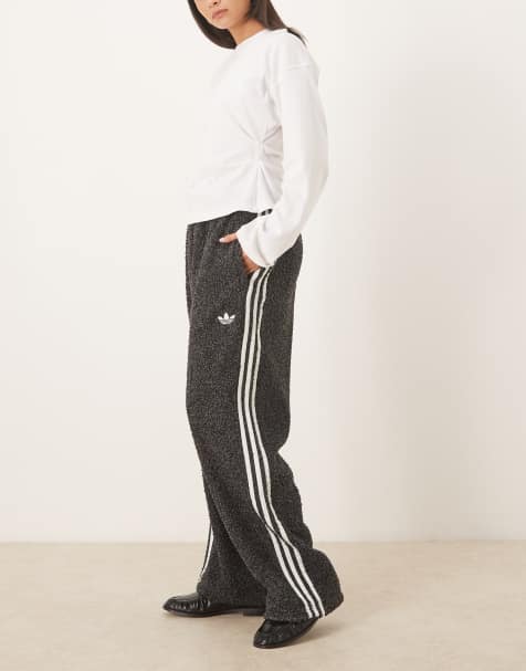 adidas Originals pantalones de chándal Boucle Firebird en negro - view 1