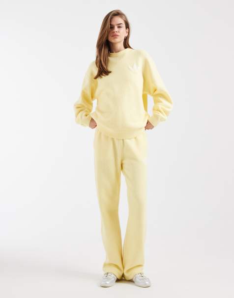 adidas Originals - Pantaloni sportivi a fondo ampio in maglia giallo burro - view 1