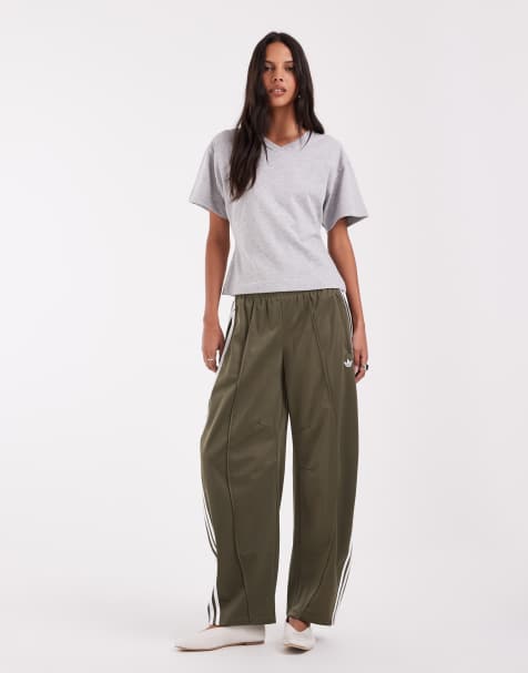 adidas Originals pantaloni sportivi Firebird a gamba bombata in verde oliva - view 1