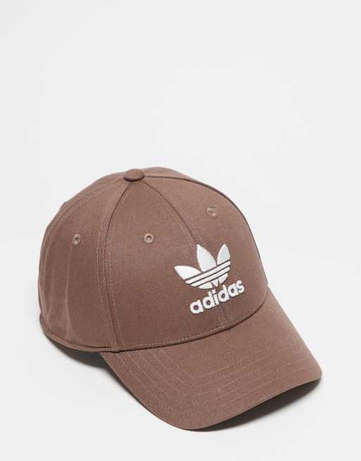 adidas Originals - Pet met Trefoil in bruin
