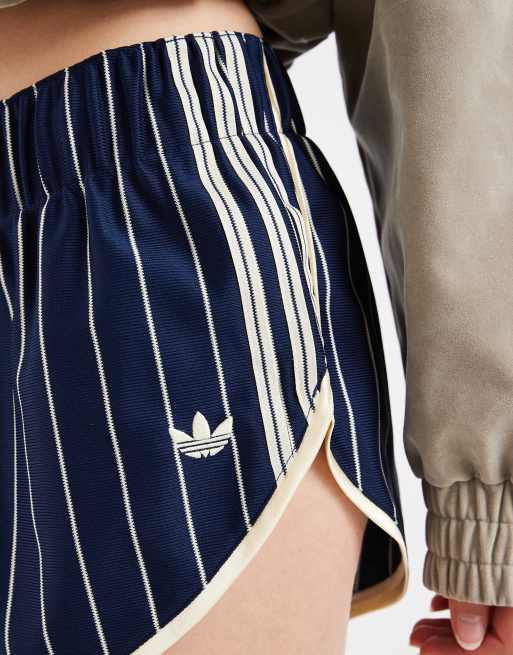 adidas Originals Pinstripe Firebird Shorts in Nachtindigo / Warm Vanilla, 5 von 5