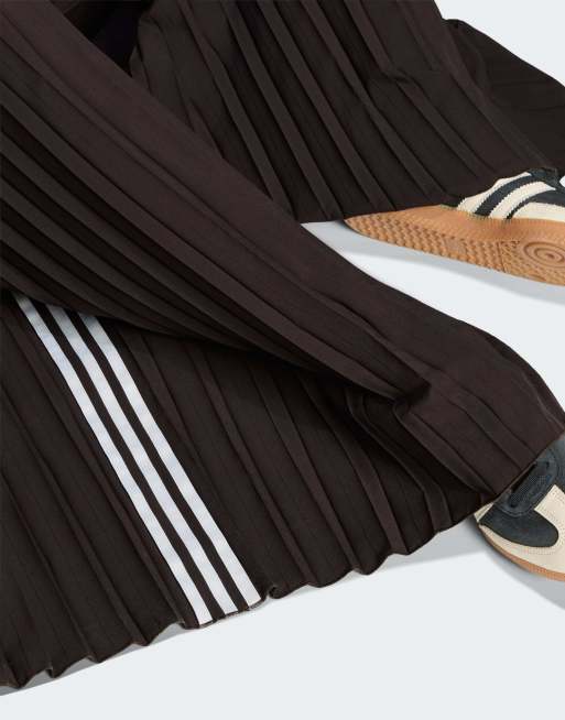 adidas Originals Plisse 3s Trainingshose in Nachtbraun, 4 von 4