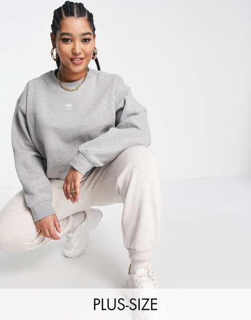 adidas Originals Plus – Essential – Grå sweatshirt med centrerad logga