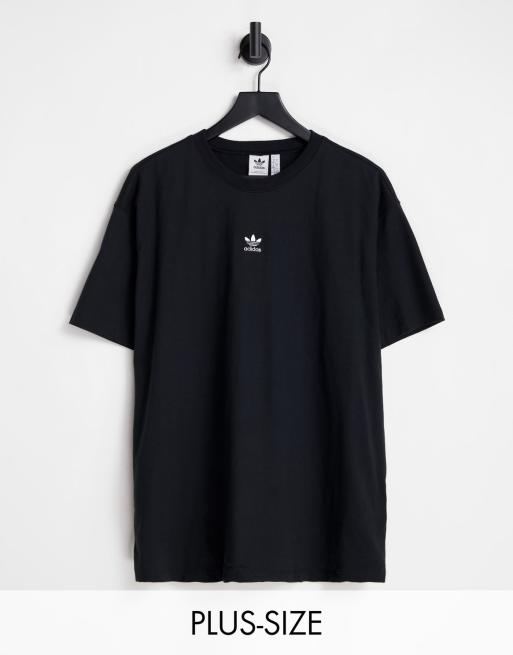 adidas Originals Plus - Essentials - T-shirt nera con logo centrale