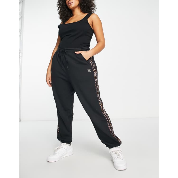 adidas Originals – Centre Stage – Leggings in Weinrot mit