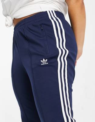 adidas original three stripe track pant with vintage logo