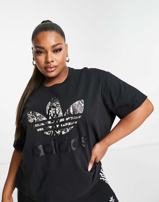 adidas Originals Plus - Sort T-shirt med stort logo og slangeprint