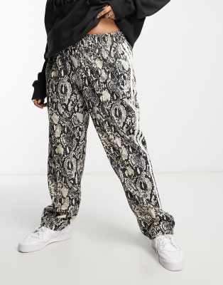 Snakeskin hot sale print joggers