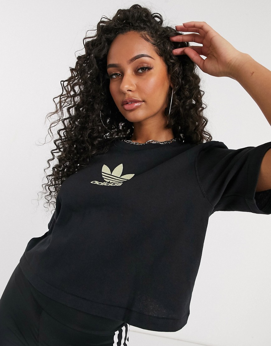 Adidas Originals - Premium cropped T-shirt met trefoil in zwart