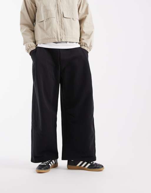 adidas Originals – Premium Essentials – Hose in Schwarz mit weitem, offenem Saum, 2 von 5