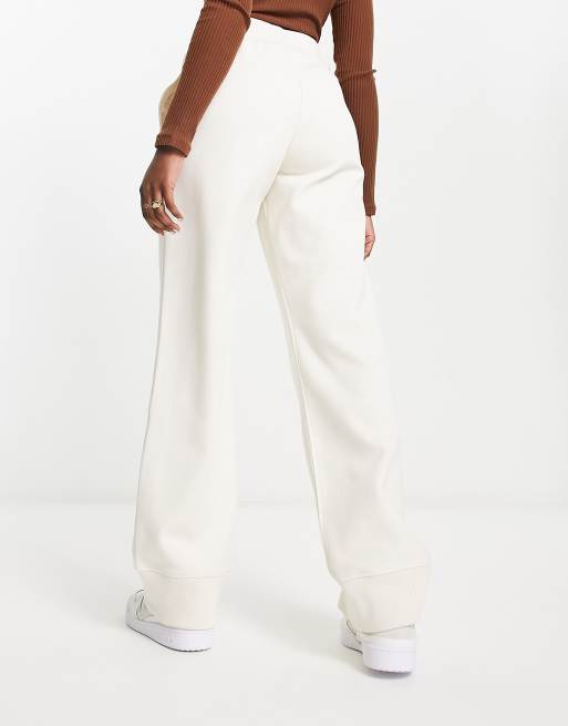 adidas Originals Premium Essentials Joggingbroek in gebroken wit