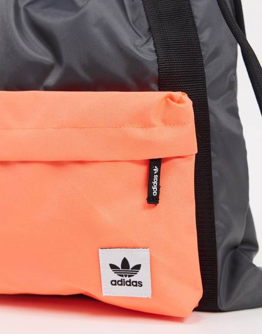 Mochila adidas discount premium essentials modern