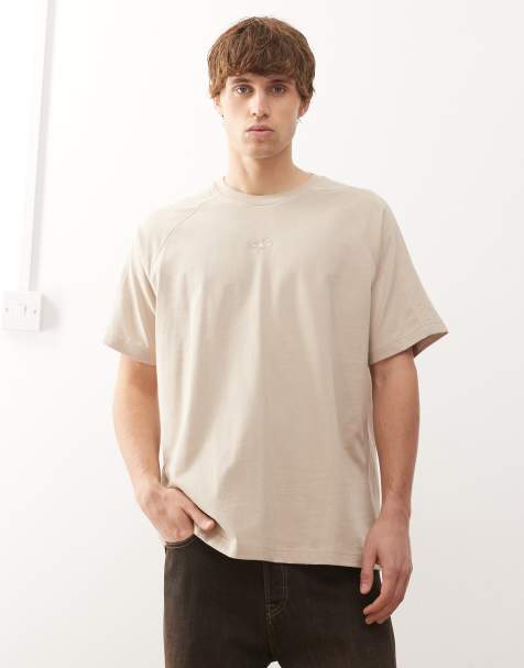 adidas Originals - Premium Essentials - T-shirt in beige kaki - view 1