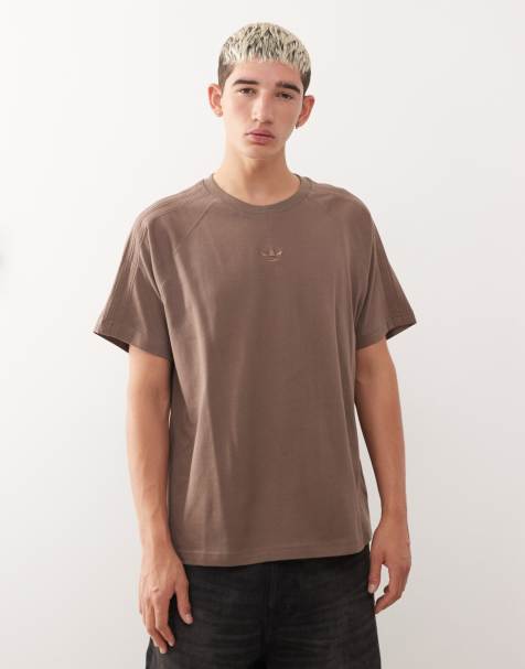 adidas Originals - Premium Essentials - T-shirt in bruin - view 1