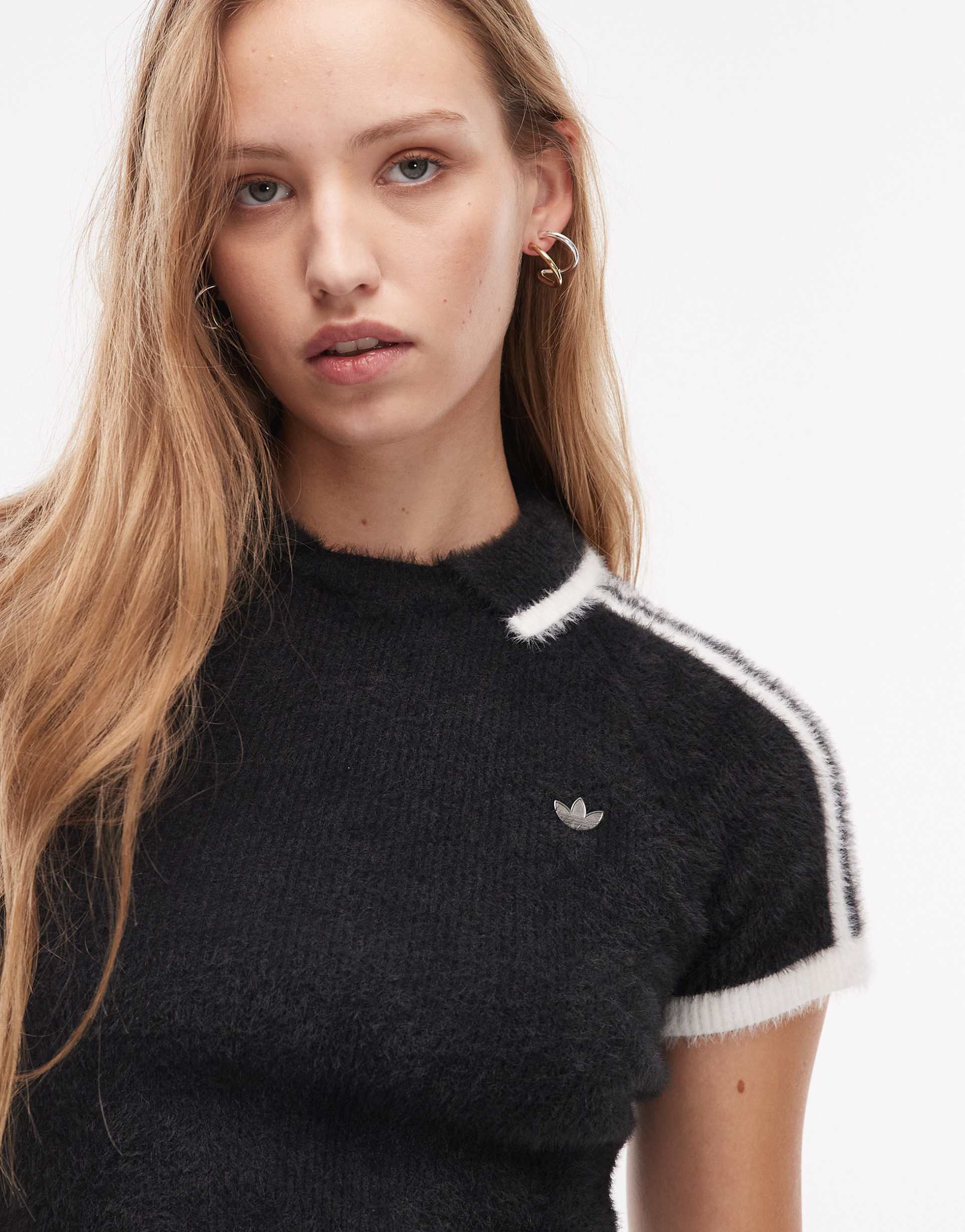 adidas originals premium knit cali t-shirt in black