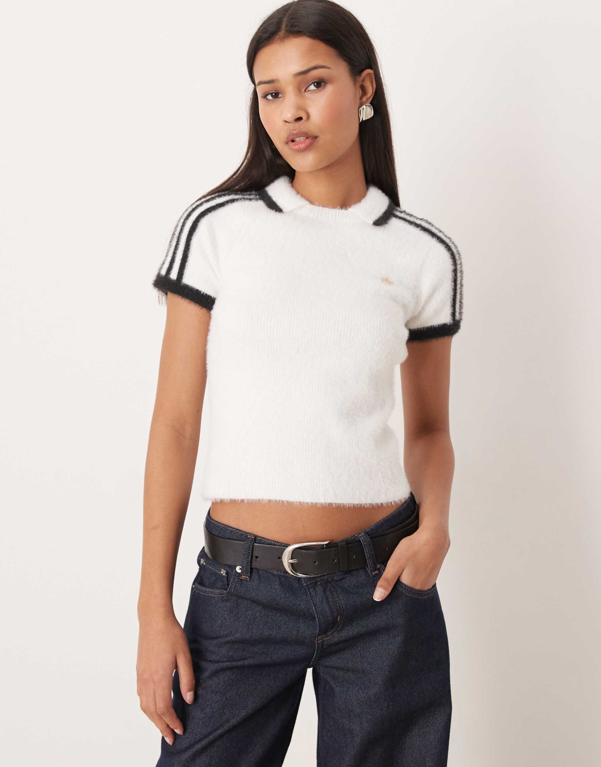 adidas originals premium knit cali t-shirt in white