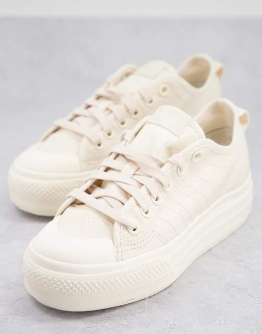 adidas Originals – Premium Nizza – Havrefärgade platåsneakers