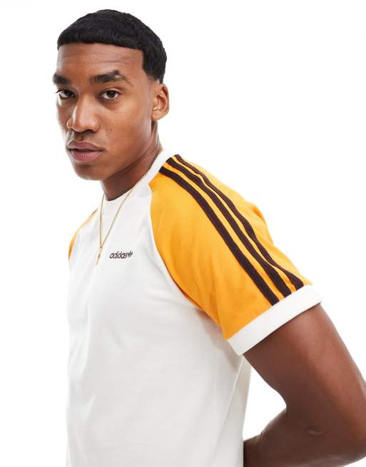 adidas Originals – Premium – T-Shirt in gebrochenem Weiß mit den 3 Streifen