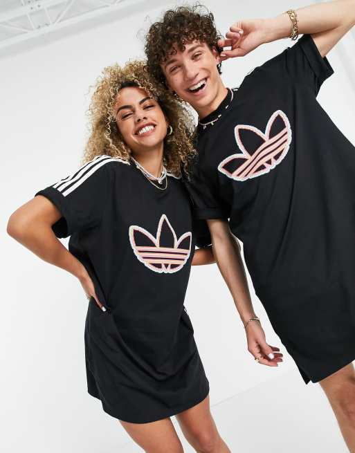 adidas Originals – Pride Love Unites – Czarna sukienka T-shirtowa z nadrukiem