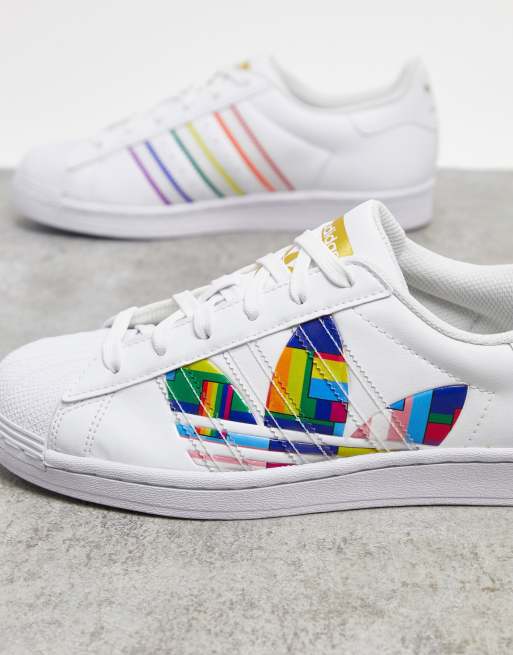 adidas Originals Pride Superstar Sneaker in WeiB ASOS