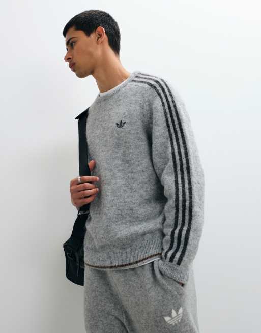 adidas Originals pull en maille duveteuse à trois bandes gris, 3 de 5
